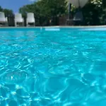 3-4 Entire Site Private Pool For Relaxing Holidays & Special Occasions Near Aubeterre Nyaraló