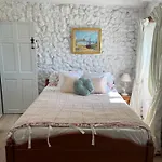3-4 Entire Site Private Pool For Relaxing Holidays & Special Occasions Near Aubeterre Nyaraló
