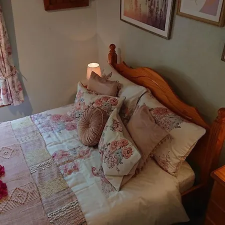 3-4 Entire Site Private Pool For Relaxing Holidays & Special Occasions Near Aubeterre