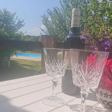 3-4 Entire Site Private Pool For Relaxing Holidays & Special Occasions Near Aubeterre Feriehus Saint-Romain (Charente)