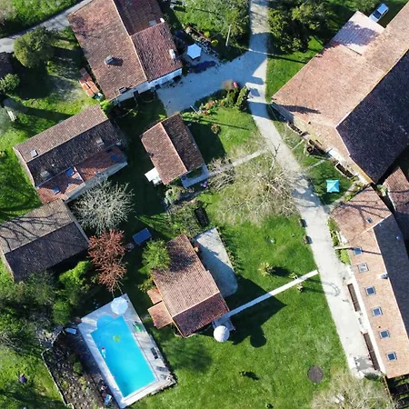 3-4 Entire Site Private Pool For Relaxing Holidays & Special Occasions Near Aubeterre 度假居 *
