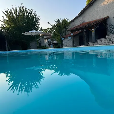 3-4 Entire Site Private Pool For Relaxing Holidays & Special Occasions Near Aubeterre