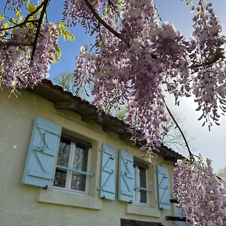 度假居 3-4 Entire Site Private Pool For Relaxing Holidays & Special Occasions Near Aubeterre Saint-Romain (Charente)