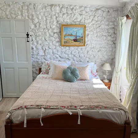 3-4 Entire Site Private Pool For Relaxing Holidays & Special Occasions Near Aubeterre Feriehus