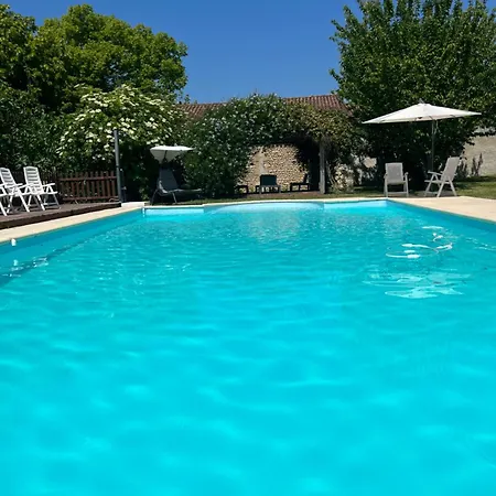 3-4 Entire Site Private Pool For Relaxing Holidays & Special Occasions Near Aubeterre Feriehus *
