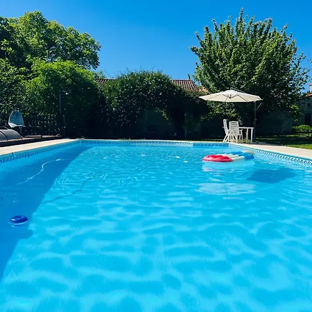 3-4 Entire Site Private Pool For Relaxing Holidays & Special Occasions Near Aubeterre * Saint-Romain (Charente)