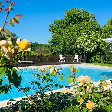 3-4 Entire Site Private Pool For Relaxing Holidays & Special Occasions Near Aubeterre Feriehus *