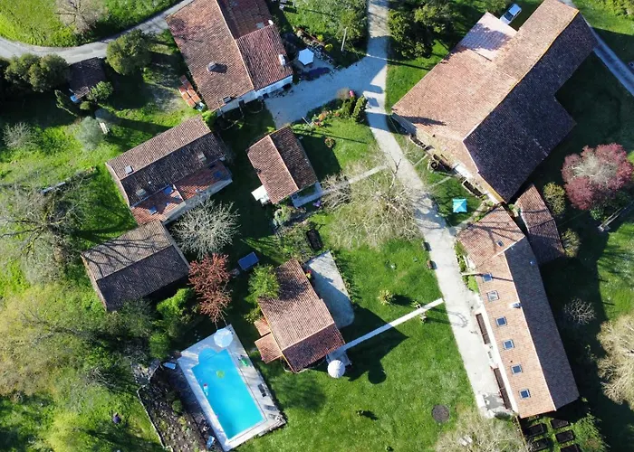 3-4 Entire Site Private Pool For Relaxing Holidays & Special Occasions Near Aubeterre Holiday home *